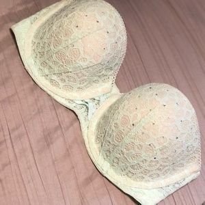 Sold!!!! Victoria’s Secret Strapless Bra!